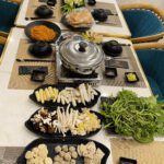 🍝🥤👉Món ngon đậm đà 𝑵𝑯𝑨̀ 𝑯𝑨̀𝑵𝑮 𝑺𝑨̆́𝑪 𝑴𝑨̀𝑼 & 𝐋𝐚̂̉𝐮 𝐂𝐡𝐚𝐲 𝐂𝐚𝐨 𝐂𝐚̂́𝐩 𝐓𝐡𝐮̛𝐨̛̣𝐧𝐠 𝐇𝐚̣𝐧𝐠 & 𝑮𝒐̉𝒊 𝑵𝒈𝒖̉ 𝑺𝒂̆́𝒄 & 𝑴𝒊̀ 𝑻𝒓𝒐̣̂𝒏 𝑪𝒂𝒚 & 𝑴𝒊̀ 𝑿𝒂̀𝒐 𝑵𝒈𝒖̉ 𝑺𝒂̆́𝒄 & 𝑪𝒂́𝒄 𝒍𝒐𝒂̣𝒊 𝒏𝒖̛𝒐̛́𝒄 𝒖𝒐̂́𝒏𝒈 đ𝒂 𝒅𝒂̣𝒏𝒈 !! ❤️Chúc Quý khách dùng bữa vui vẻ và ngon miệng ạ..!! 📍⭐️𝑵𝑯𝑨̀ 𝑯𝑨̀𝑵𝑮 𝑺𝑨̆́𝑪 𝑴𝑨̀𝑼 𝑁ℎ𝑎̣̂𝑛 đ𝑎̣̆𝑐 𝑡𝑖𝑒̣̂𝑐 𝑐𝑢̛𝑜̛́𝑖 , 𝑙𝑖𝑒̂𝑛 ℎ𝑜𝑎𝑛 , 𝑠𝑖𝑛ℎ 𝑛ℎ𝑎̣̂𝑡 , 𝑡𝑎̂́𝑡 𝑛𝑖𝑒̂𝑛 , ℎ𝑜̣𝑝 𝑚𝑎̣̆𝑡 , 𝑠𝑢̛̣ 𝑘𝑖𝑒̣̂𝑛 𝑛𝑔𝑜𝑎̀𝑖 𝑡𝑟𝑜̛̀𝑖 , 𝑐ℎ𝑜 𝑡ℎ𝑢𝑒̂ 𝑠𝑎̉𝑛ℎ 𝑐𝑢̛𝑜̛́𝑖 ☘️☘️𝐂𝐡𝐮́𝐧𝐠 𝐓𝐨̂𝐢 𝐂𝐨́ 𝐒𝐡𝐢𝐩 𝐆𝐢𝐚𝐨 𝐓𝐚̣̂𝐧 𝐍𝐡𝐚̀☘️☘️ 📍⭐️Địa chỉ: 1368 Huỳnh Thị Hương, khu phố Lộc An, phường Trảng Bàng, thị xã Trảng Bàng (hướng đi từ Nhà Thờ Trảng Bàng đến gặp cầu An Phú/Thanh Niên thì rẽ trái vào 368m) hoặc đi theo chỉ dẫn của bản đồ google với link bit.ly/sacmaumaps 🪐 Nhà hàng mở cửa từ 7:00-22:00 mỗi ngày, diện tích khuôn viên hơn 2.000m2, sức chứa cùng lúc hàng trăm thực khách, có bãi đậu xe rộng rãi cho cả xe khách 50 chỗ ngồi ☎️ Hotline: 0868 2222 68 (call/zalo - đặt bàn, phản hồi) — tại Nhà hàng lẩu chay cao cấp Sắc Màu Trảng Bàng.